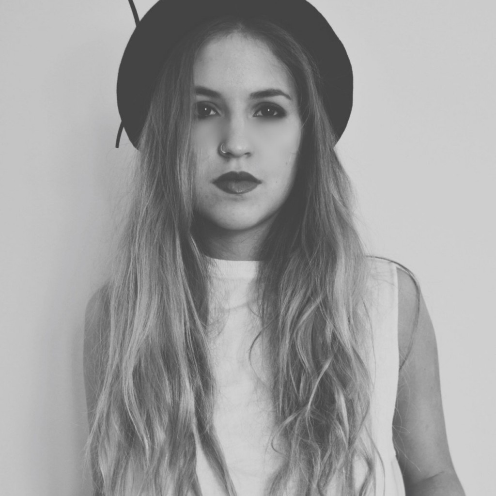 Claudia Bouvette, look, chapeau, piercing, grunge