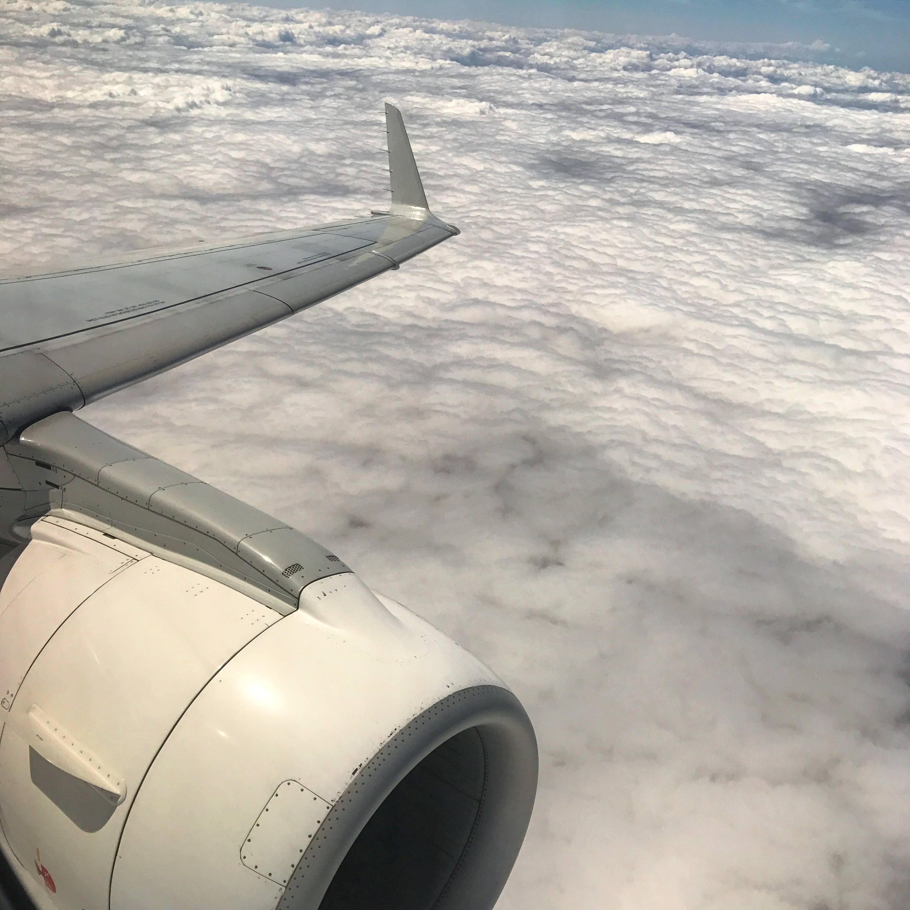 avion nuages