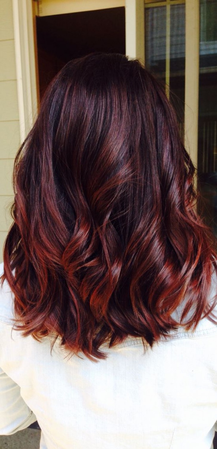cheveux, rouge, bourgogne, tendance 2017