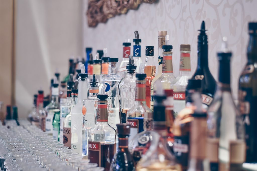 Alcool, bouteilles, verre, bar