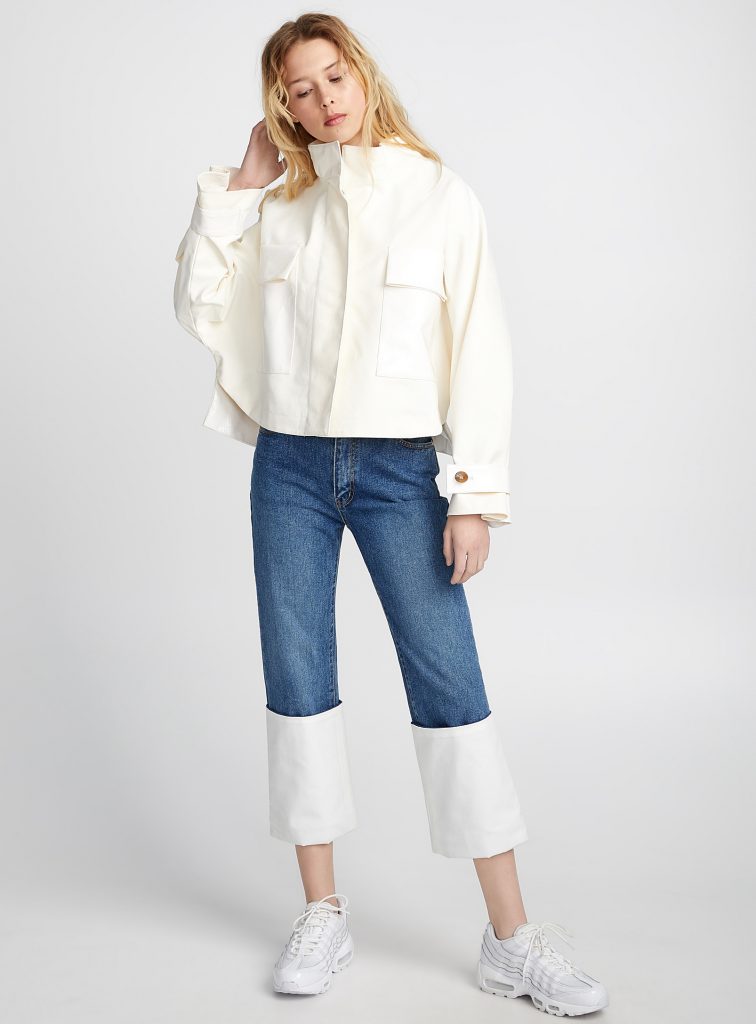 blouse blanche et jeans