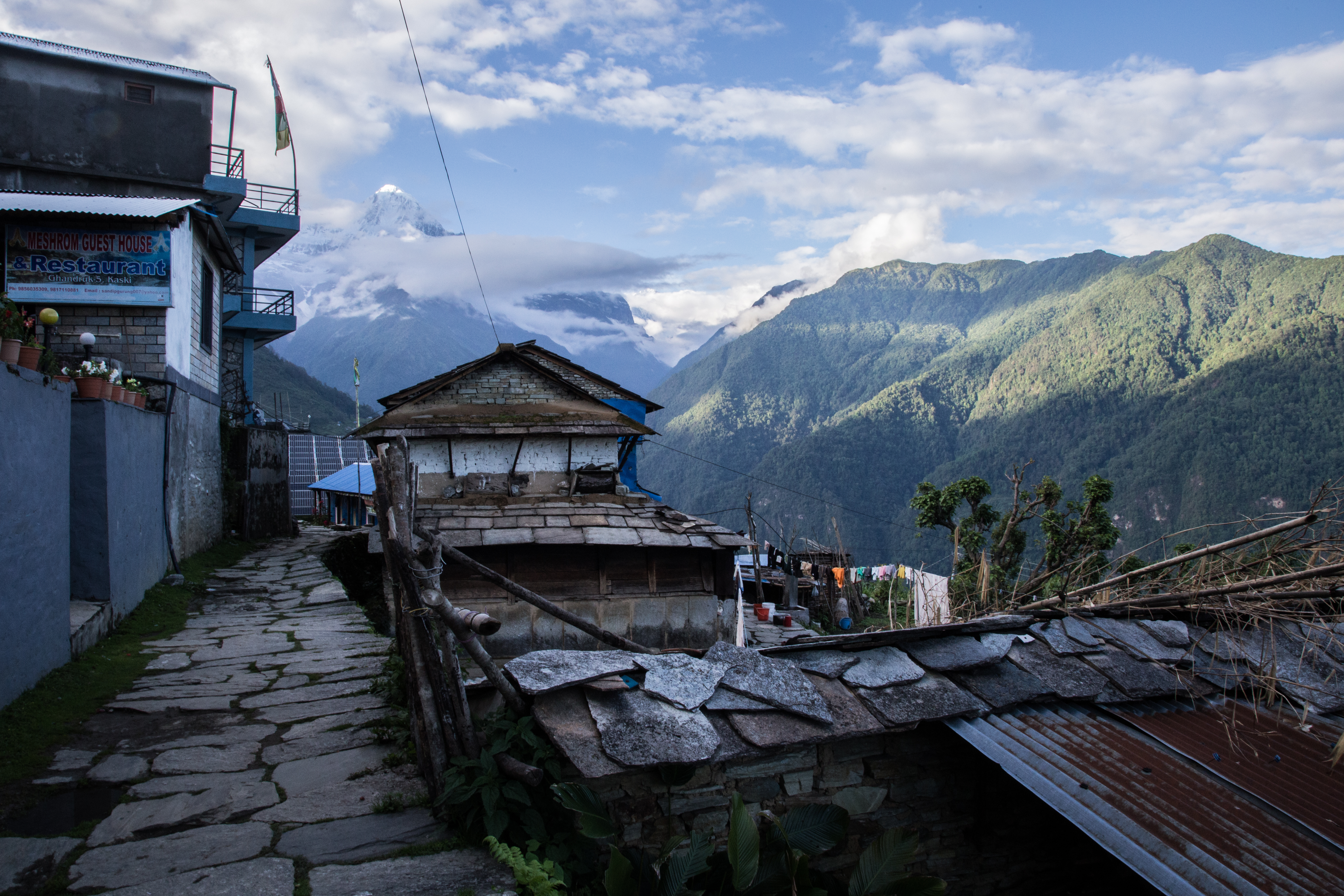 Nepal montagnes maison