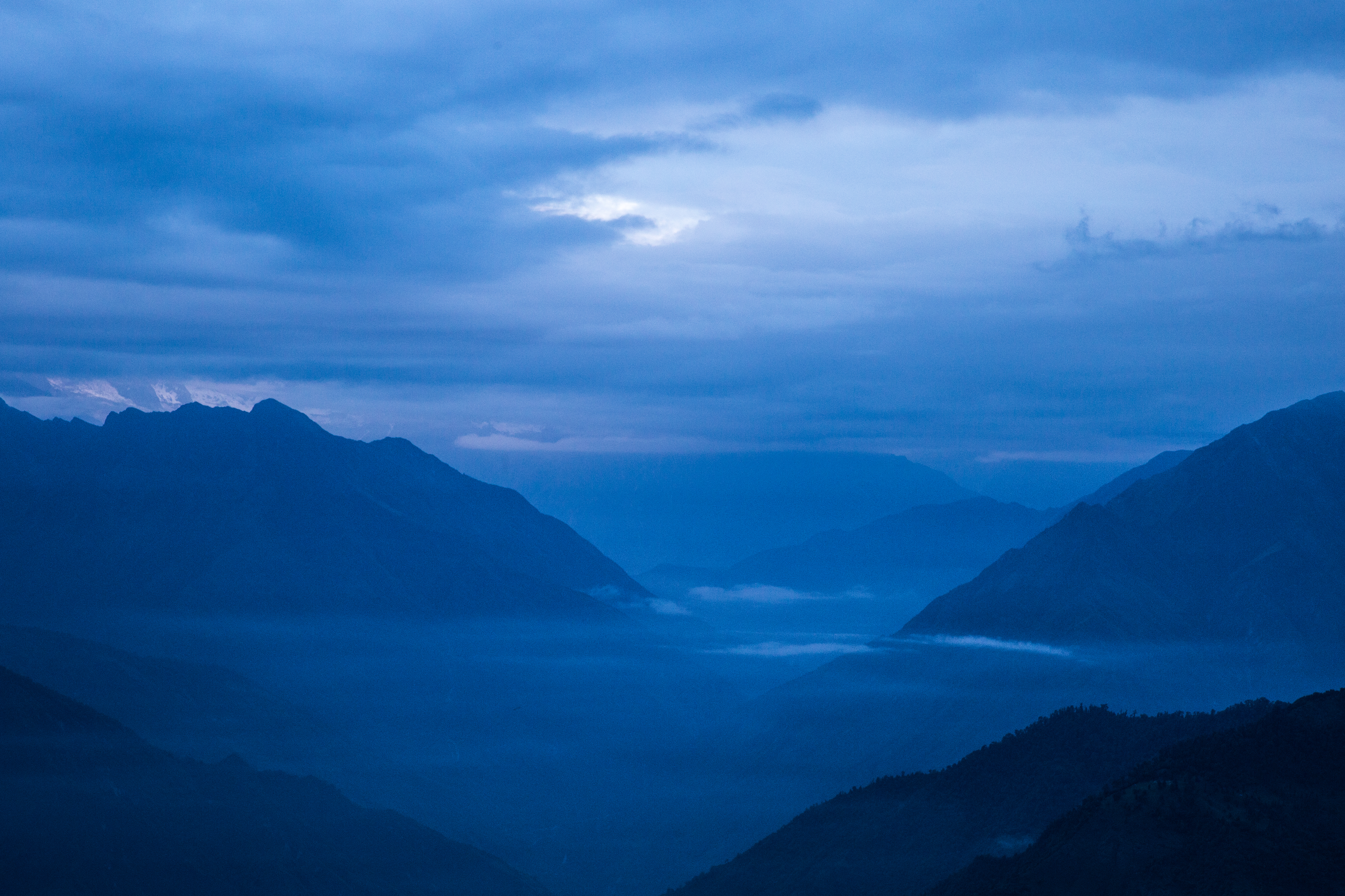 Nepal ciel bleu nuit montagnes