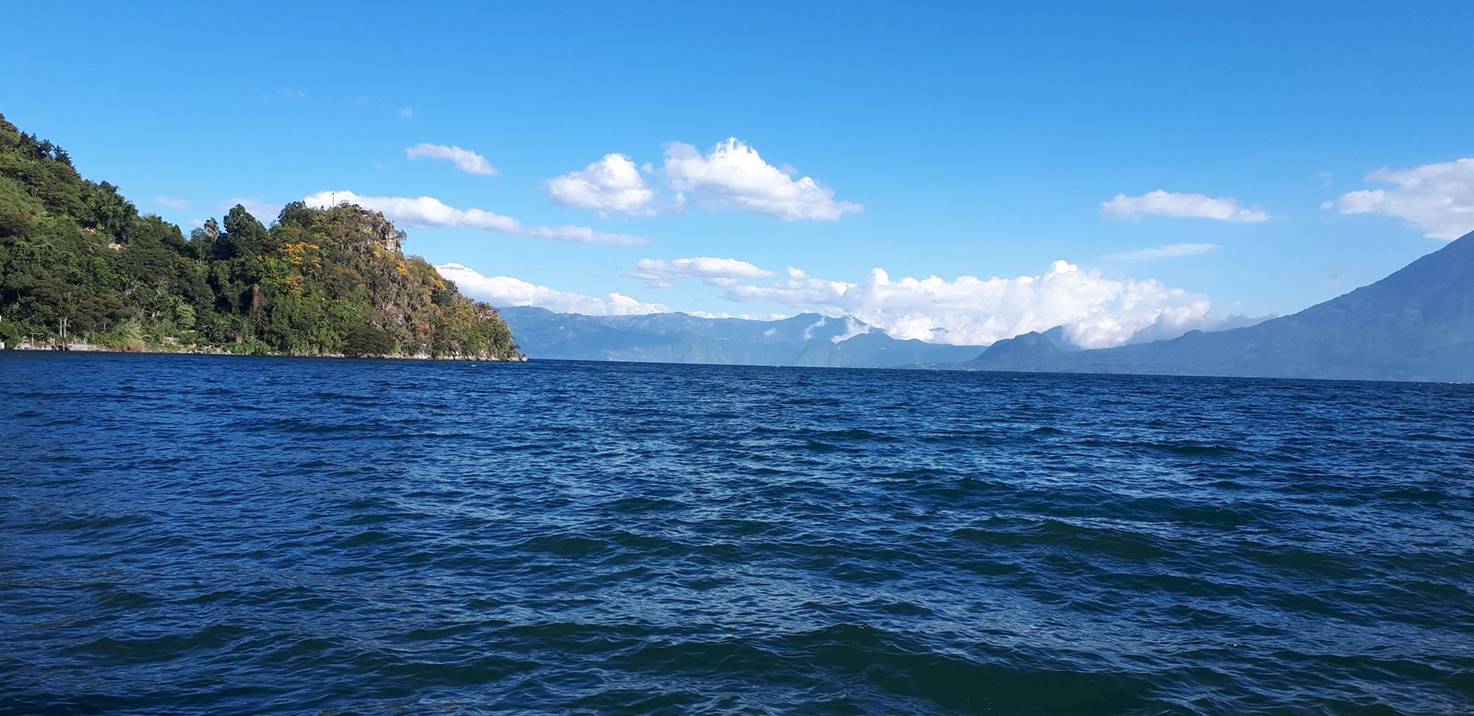 Lac Atitlan ciel bleu 