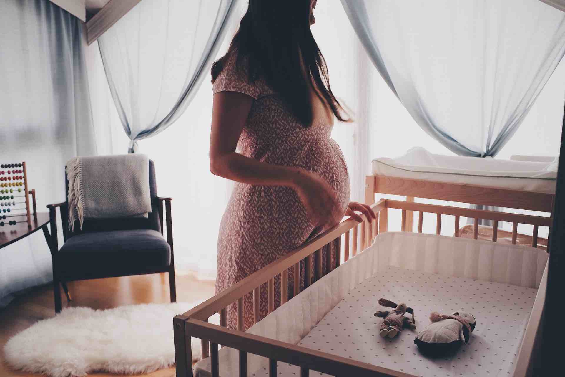 grossesse enceinte femme chambre