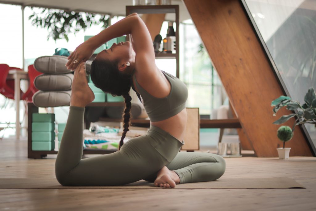 yoga relaxation pose flexibilité