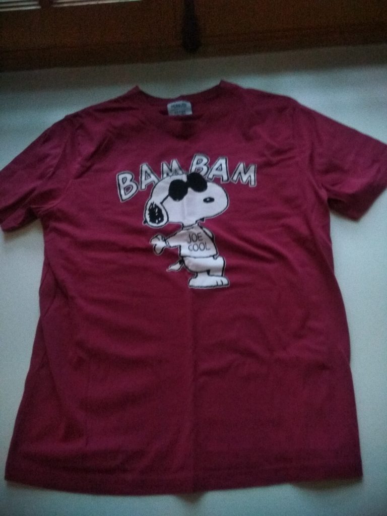 t-shirt rouge vin snoopy