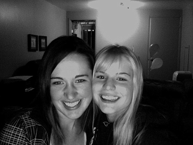 deux filles selfie noir et blanc