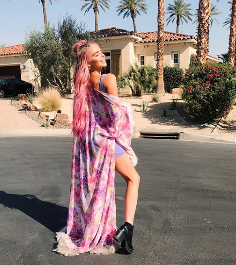 outfit, coachella, rose, pink hair, look, outfit of the day